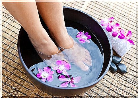 Footbath to treat calluses on the skin