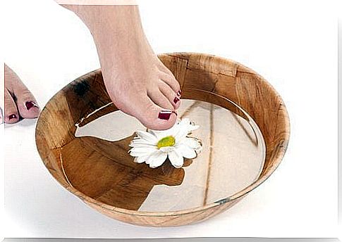 Chamomile footbath for calluses on the skin