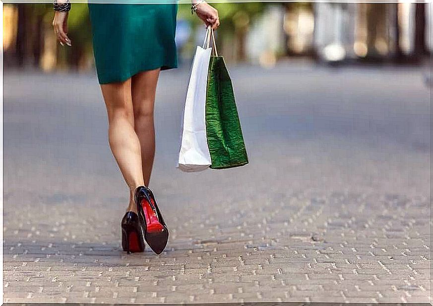 woman with shopping bags