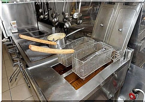 4 solutions to simplify cleaning your fryer