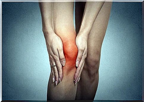 Woman with knee pain from wearing heels