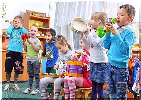 8 Benefits of Playing a Musical Instrument in Childhood