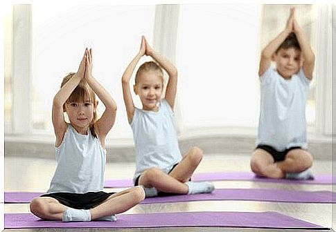 Activities to do at home when it rains: yoga