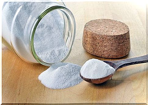 Sodium bicarbonate is a natural alternative to omeprazole