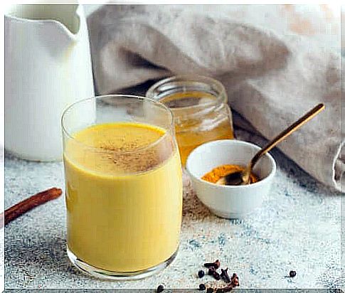 Ginger and turmeric, the joint medicinal drink