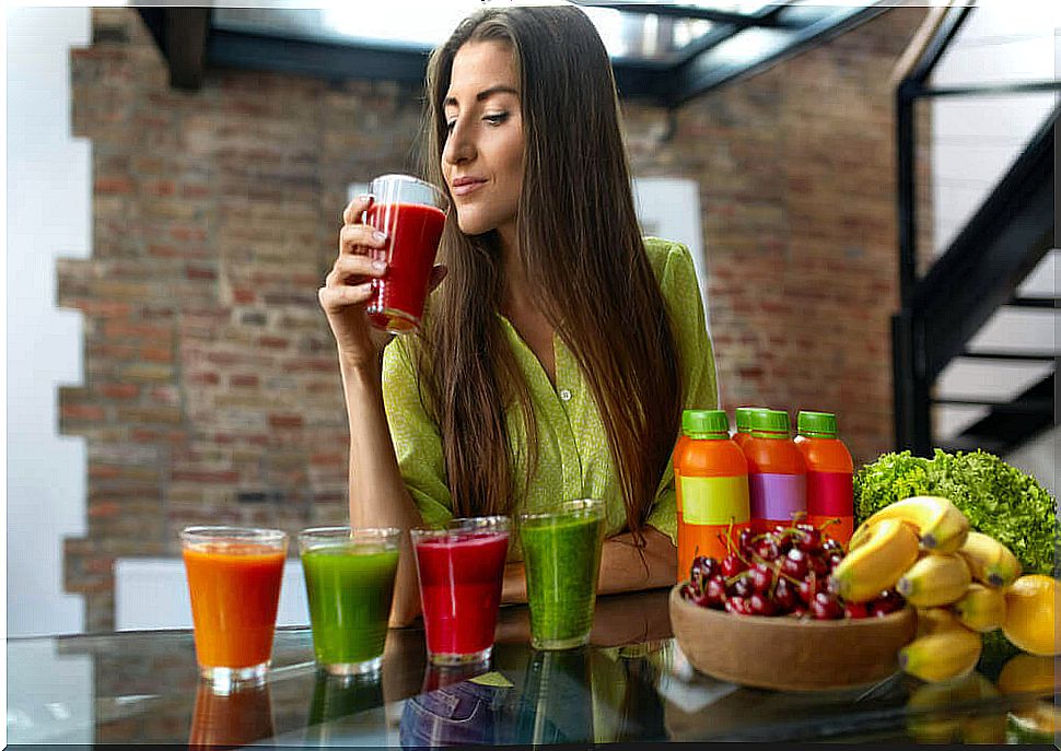 woman drinking juices