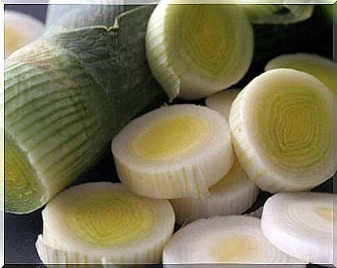 Medicine with leek to cleanse the body and lose weight