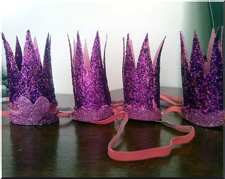 Crown-shaped party hats