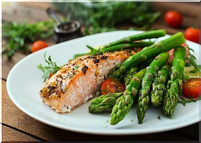 salmon with asparagus