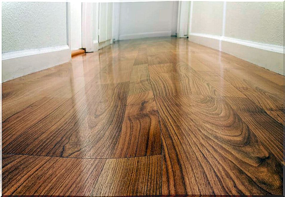 How to protect wooden floors