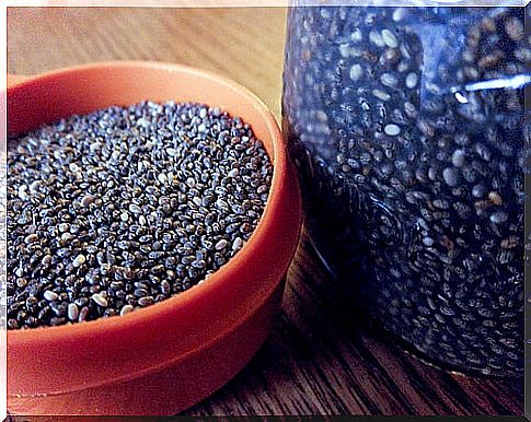 Chia seeds are excellent natural laxatives