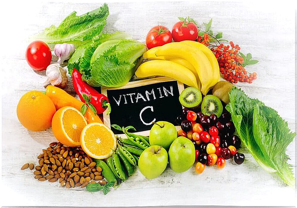 Vitamin C helps to define the abdomen